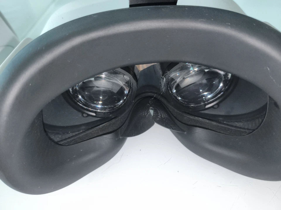 Quest 2 (64 GB) - VR-Brille VR-Headset - Bild 4 von 4