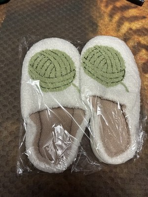 Yarn Slippers Size 38/39  Made in China 7.5-8.5 Women s, 5.5-6.5 Men s Unisex