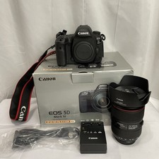 MINT Canon EOS 5D Mark IV DSLR Kit w/ EF 24-105mm f/4L IS II USM - SHUTTER: 11