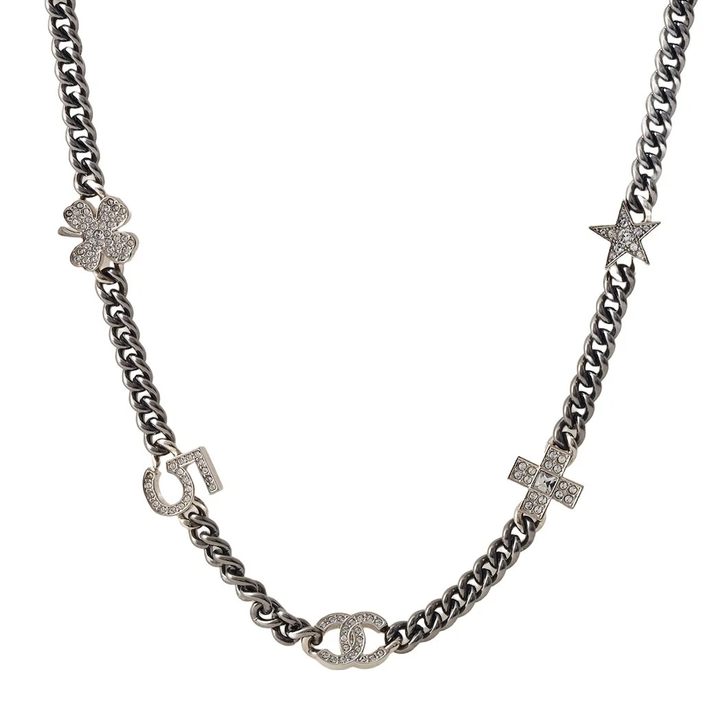 Collana CHANEL icona ciondolo girocollo pietra cocco 5 motivi argento antico donna usata