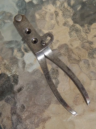 Colt Patent 44 cal. bullet mold (has a ding between the cavities)