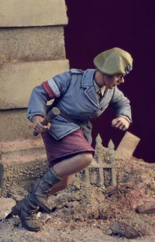 Model żywiczny w skali 1/35 II wojna światowa Dziewczyna z AK, Powstanie Warszawskie - Zdjęcie 1 z 1