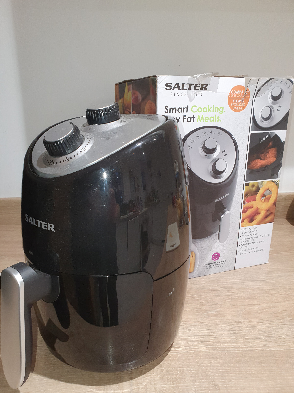 Salter EK2817 2L Compact Hot Air Fryer with Removable Frying Rack