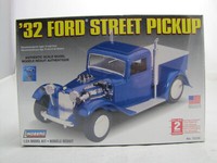 72330 Lindberg `32 Ford Street Pickup - 1:24