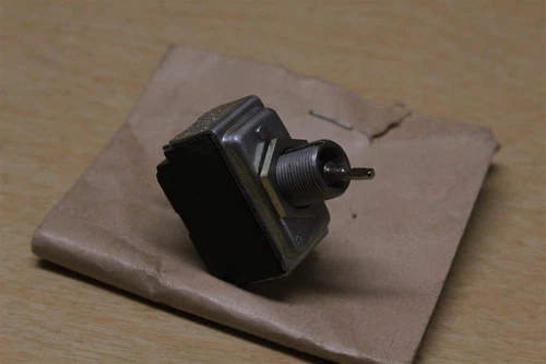 Cutler Hammer Toggle Switch 7567K83 *FREE SHIPPING*