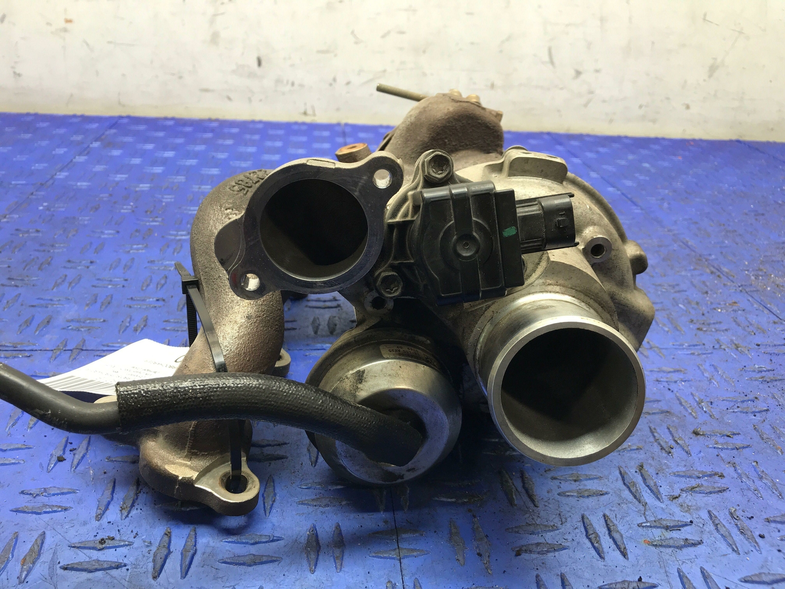 2014 - 2017 MASERATI GHIBLI 3.0L LEFT ENGINE TURBOCHARGER 66K MILES 297712 OEM