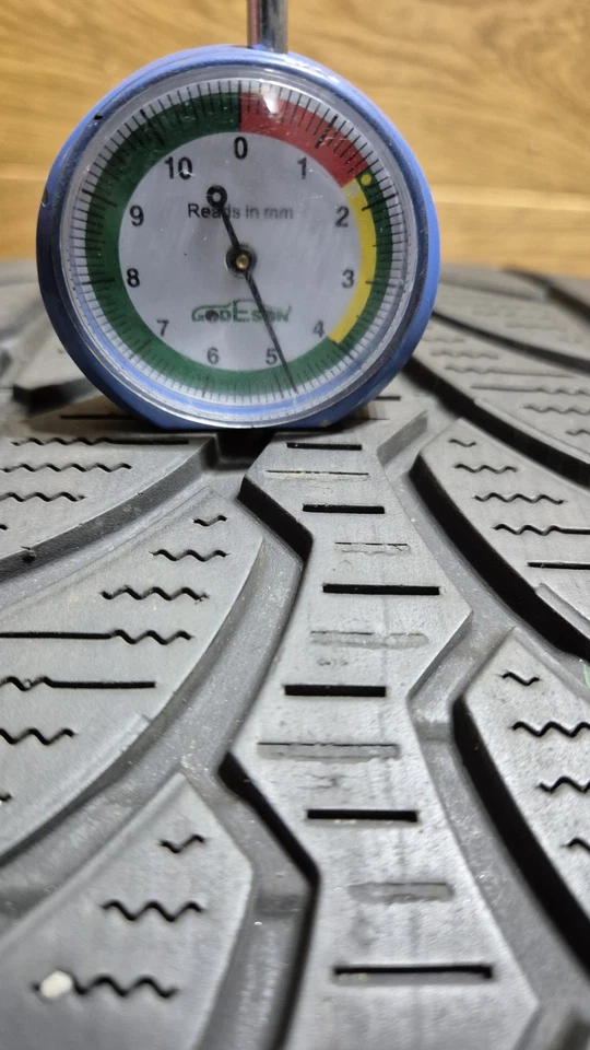 2x Winterreifen Bridgestone Blizzak LM-32 MO 225/50 R17 94H M+S DOT 2219 - Bild 4 von 4