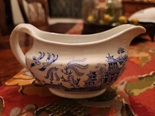 Dunn Bennett & Co Royal Victoria Pottery Burslem England Small Blue Willow Gravy