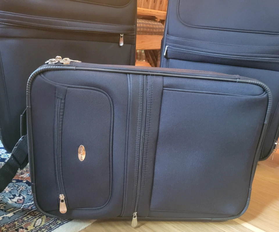 Pierre Cardin Premium Juego de Equipaje Ligero Lado Suave 3 Estuches COMO NUEVO Foto 3 de 4