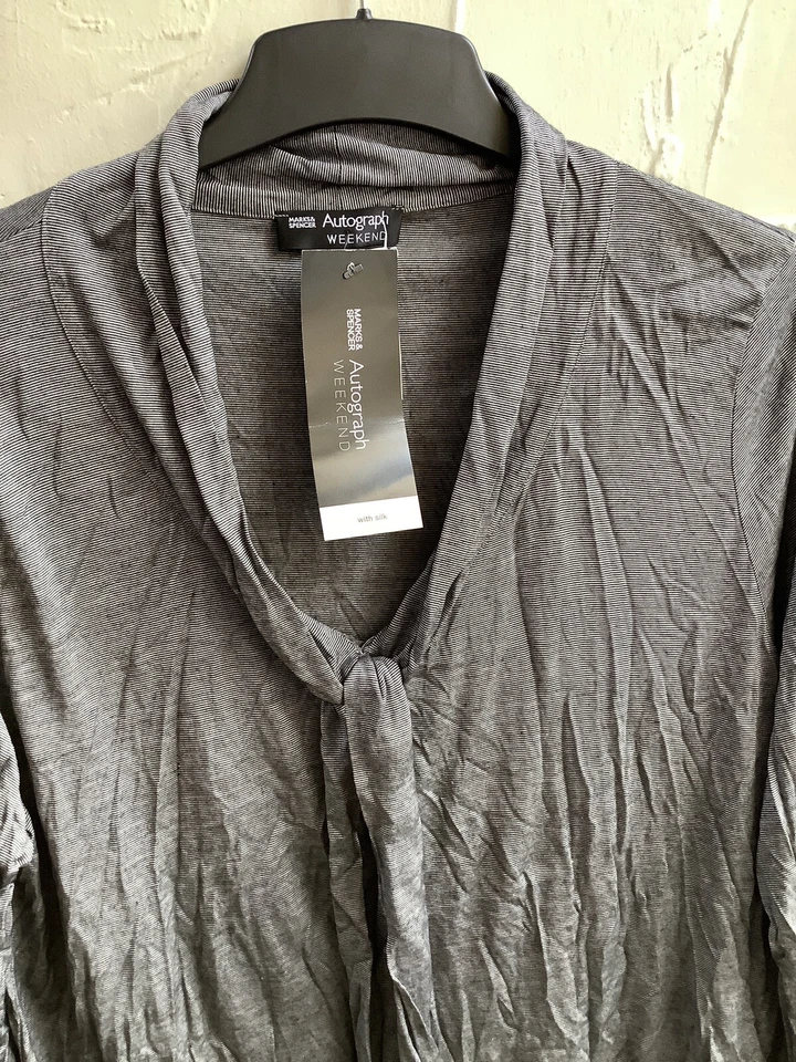 🦋❤️❤️❤️NW🏷 Autograph WEEKEND M & S 18 Grey MIX 💎👚WITH SILK Top 🎁 - Image 2 of 4
