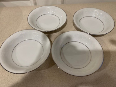 MIKASA White Rose 5785 dessert bowls 4 white raised design on white platinum trm