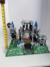 LEGO Castle: King's Castle (10176) Incomplete, missing pieces