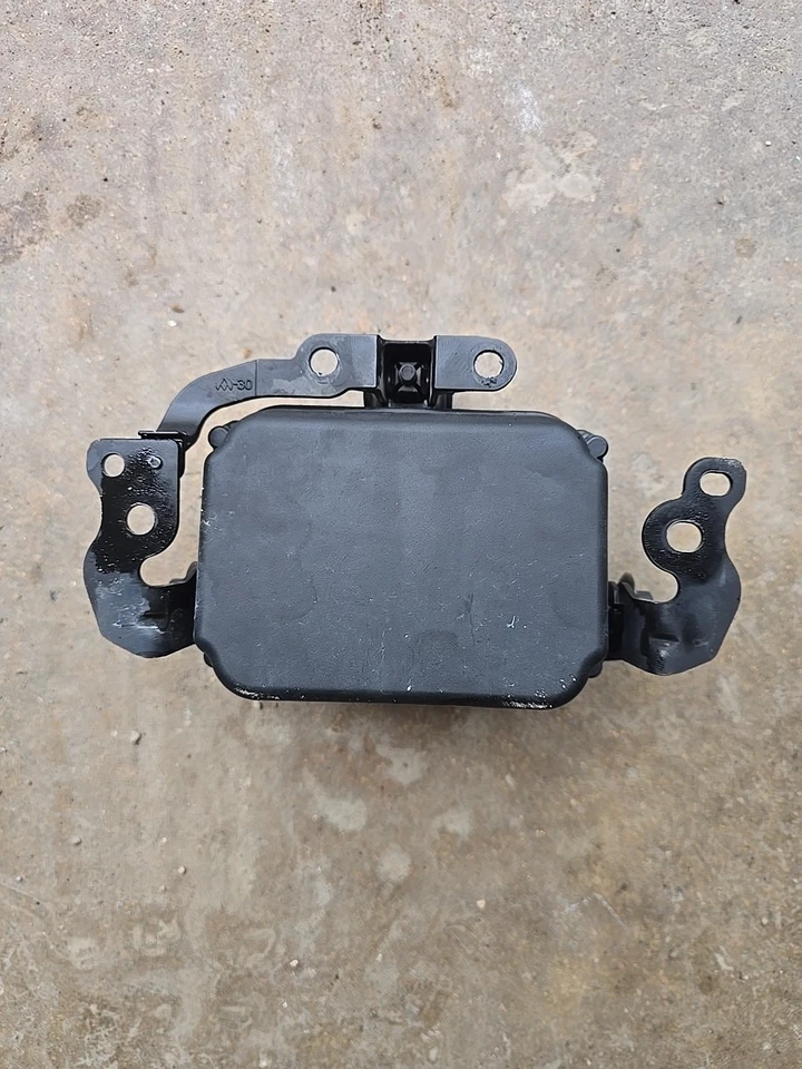 Toyota  Front Distance Cruise Control Radar Sensor DNMWR008 - Image 3 of 3