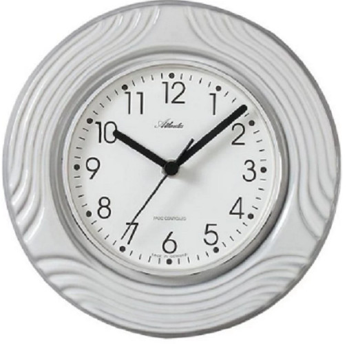 Grande pendule murale argentée pour illuminer votre salon moderne