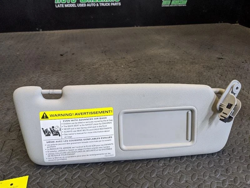 Passenger Right Sun Visor Illuminated Fits 06-13 AUDI A3 1753360 Foto 2 de 4