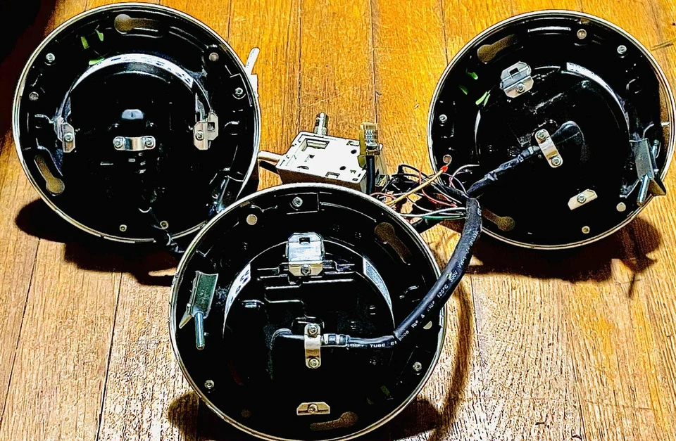 CÁMARA DOMO BOSCH NIN-733-V03P FLEXIDOME IP STARLIGHT 7000 VR, LENTE SR 3-9 MM, M Foto 2 de 2