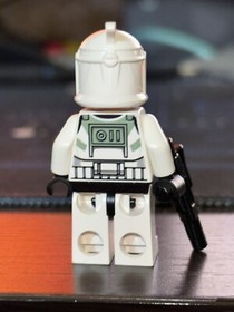 LEGO sw0298 Star Wars Sand Green Horn Clone Trooper Minifigure 7913