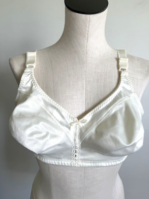 Bali Women's Double-Support Wire-Free Bra #3820 - Seamless Comfort With Adjustable Straps