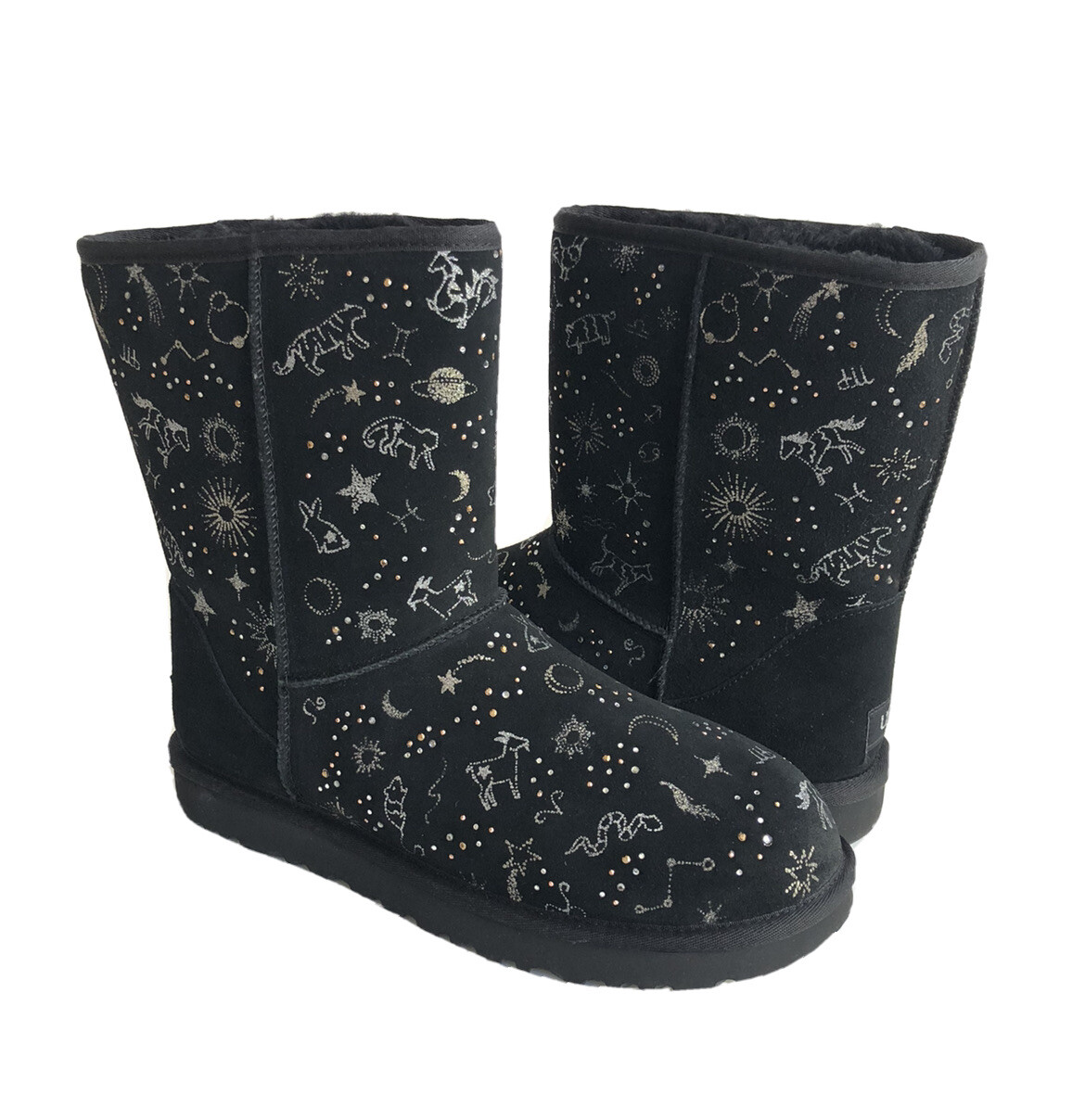 UGG CLASSIC ZODIAC SHORT BLACK 