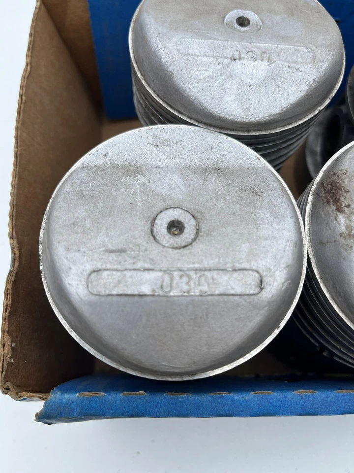 38-39 Buick Serie Especial 40 Pistón y Pin .030 Gran Tamaño OS GM 1394596 NOS Foto 4 de 4