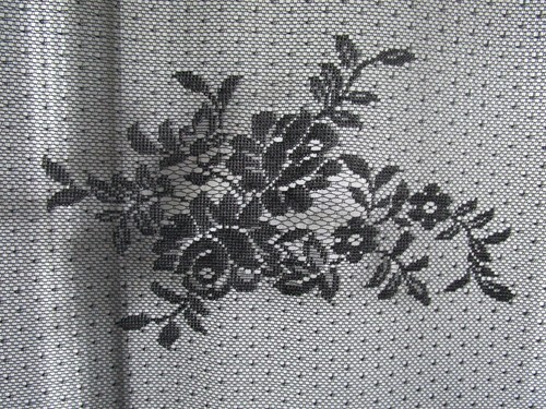 62" * BLACK * SINGLE BORDER * FLORAL * LACE FABRIC * 1 YARD * - Picture 4 of 4