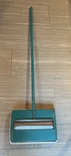 1950’s Bissell Vintage Turquoise Carpet Sweeper Grand Rapids,Michigan. SeeDescr