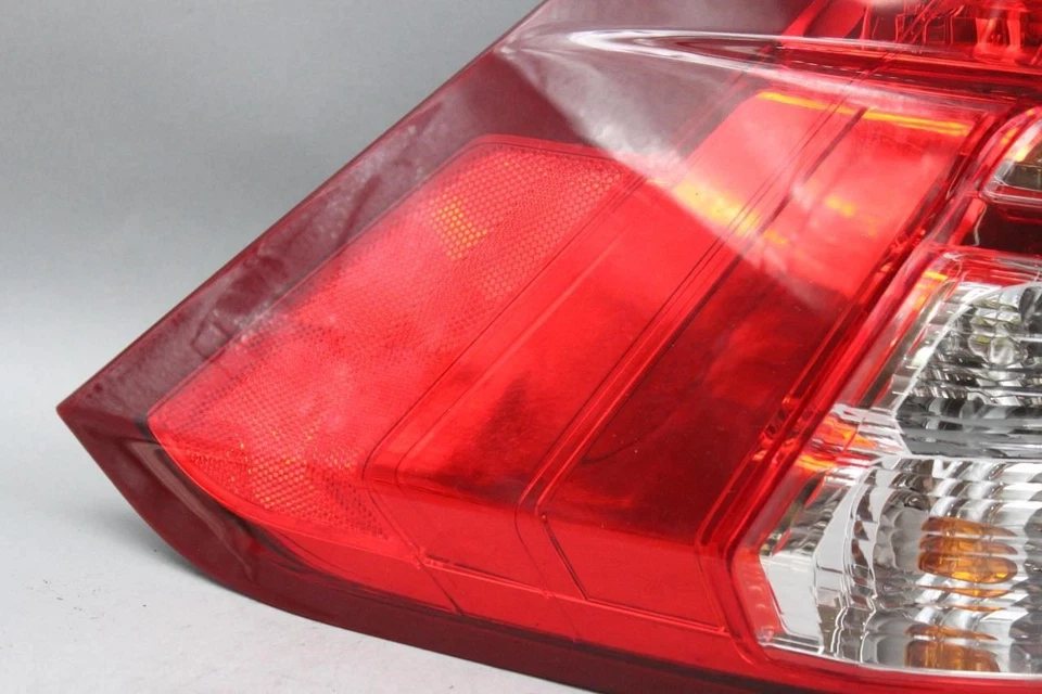 Left Driver Tail Light Lower Fits 2015-2016 HONDA CR-V OEM #39161 - Image 4 of 4