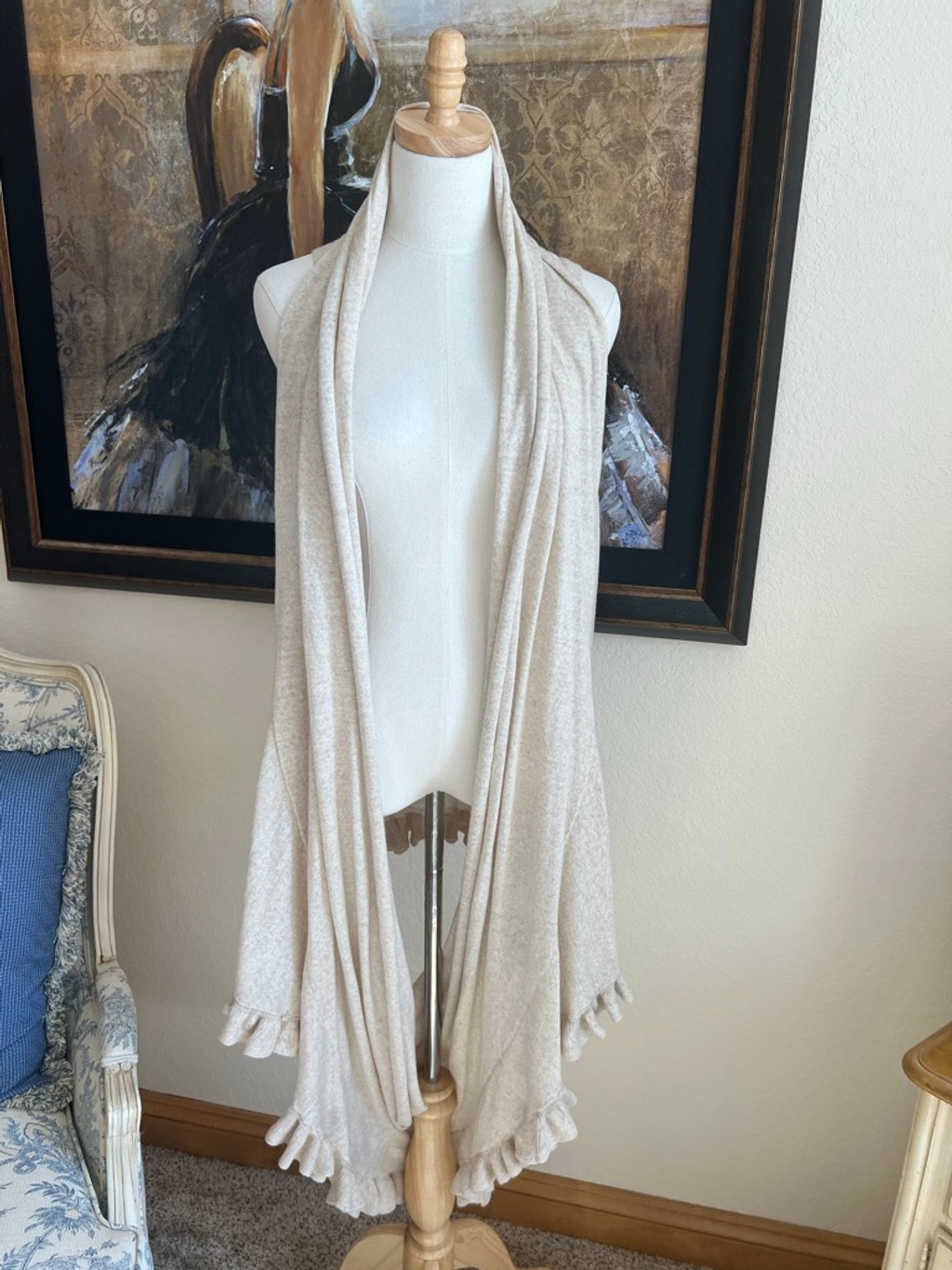 NWT Alice + Olivia Sample!! Beige Ruffle Knit Scarf & Wrap One Size