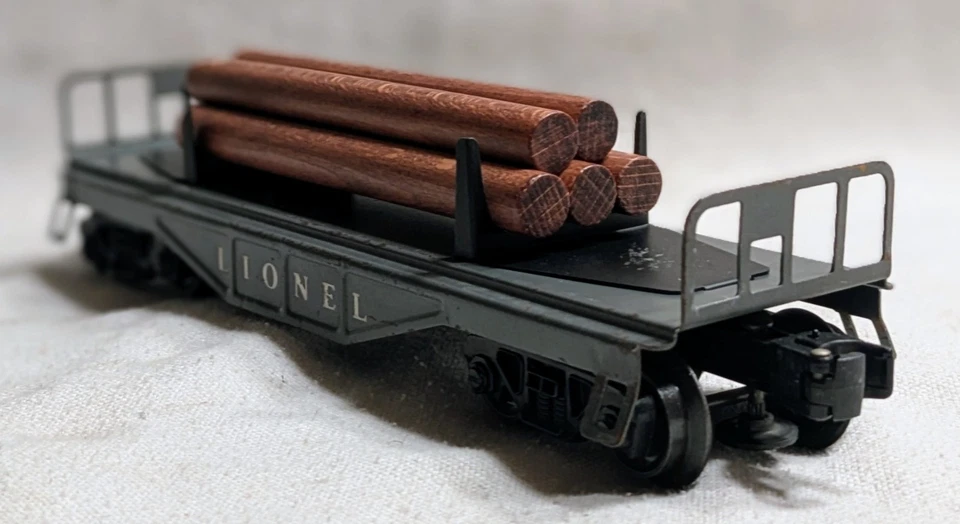 Lionel 6111 Post War O Gauge Flat Car w/Log Load - RTR - Image 3 of 4