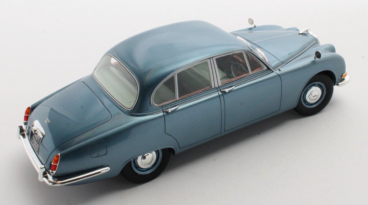 1/18 Scale, Jaguar S-Type Opalescent Blue 1965 (Ltd Edition 96pcs