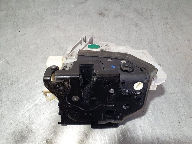 3C4839016B Rear Lock Cover for Volkswagen Passat Variant (365) 4533620