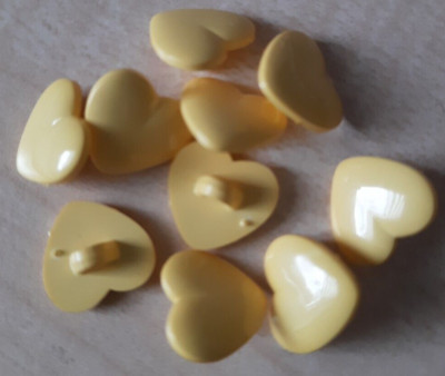 10 Knöpfe Herz  GELB  Kinderknöpfe Babyknöpfe Puppenknöpfe Herzen 12 mm