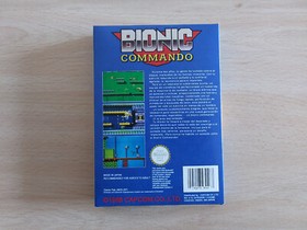 Caja y manual del Bionic Commando de NES