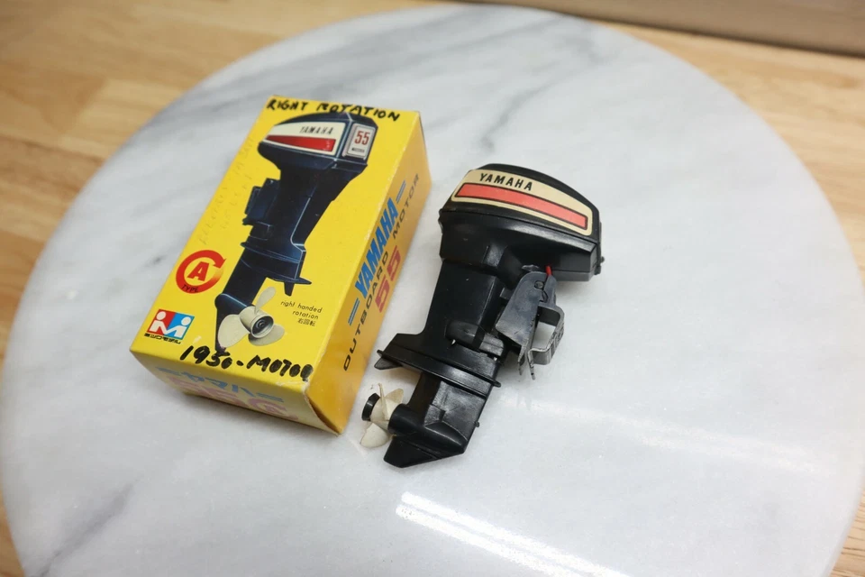 Bonito Usado Vintage Yamaha 55 Negro Motor Fueraborda RC Juguete Eléctrico con Caja Original Foto 3 de 4