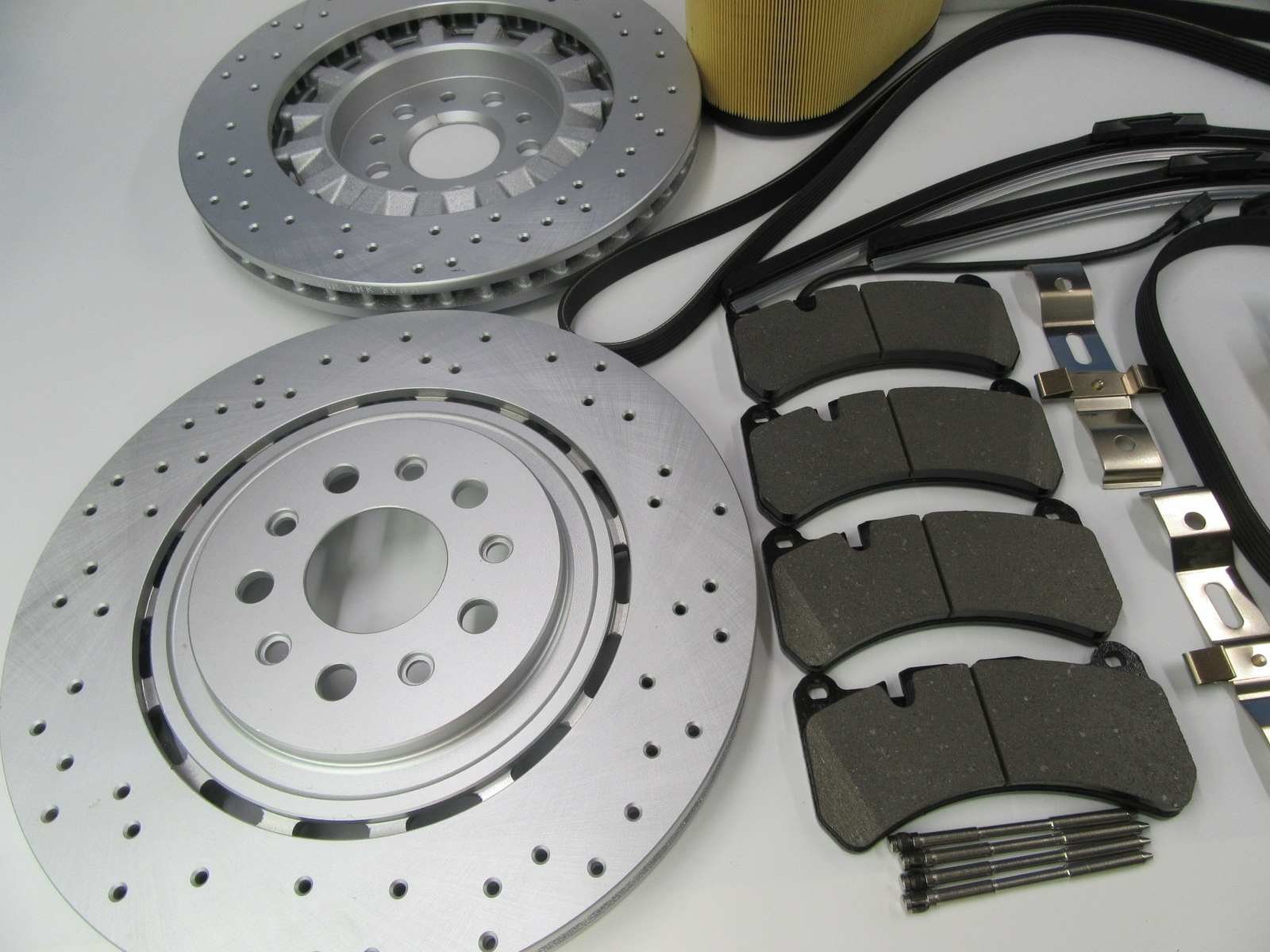 Maserati Ghibli Quattroporte brake pads rotors filters belts service kit #334