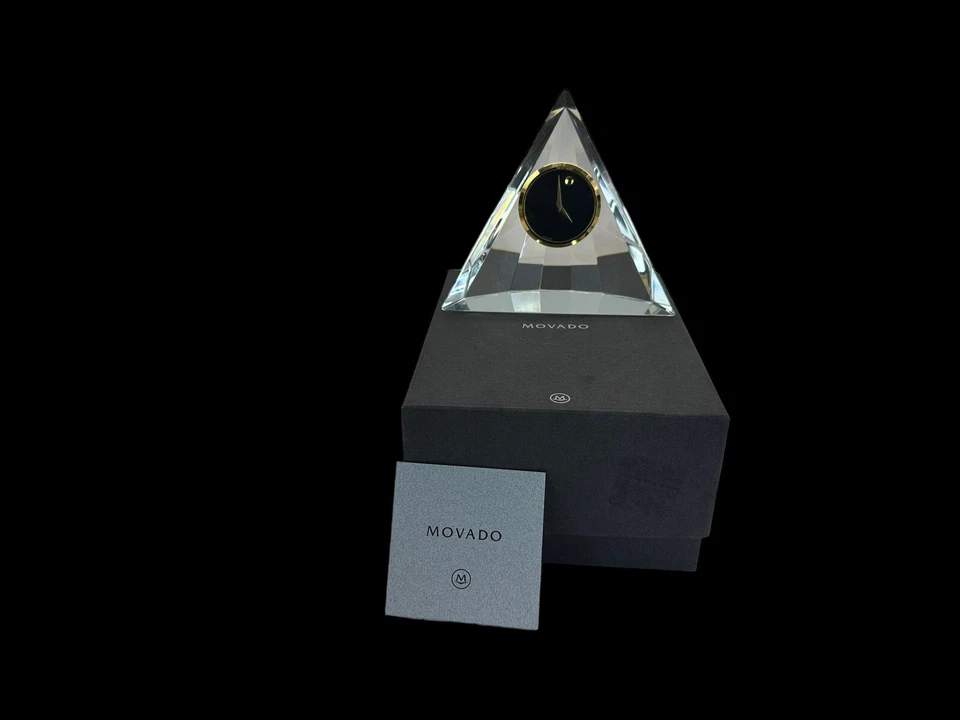 Auténtico Reloj de Escritorio Movado Moderno Pirámide Esfera de Museo Acento Tono Dorado con Caja Foto 3 de 4