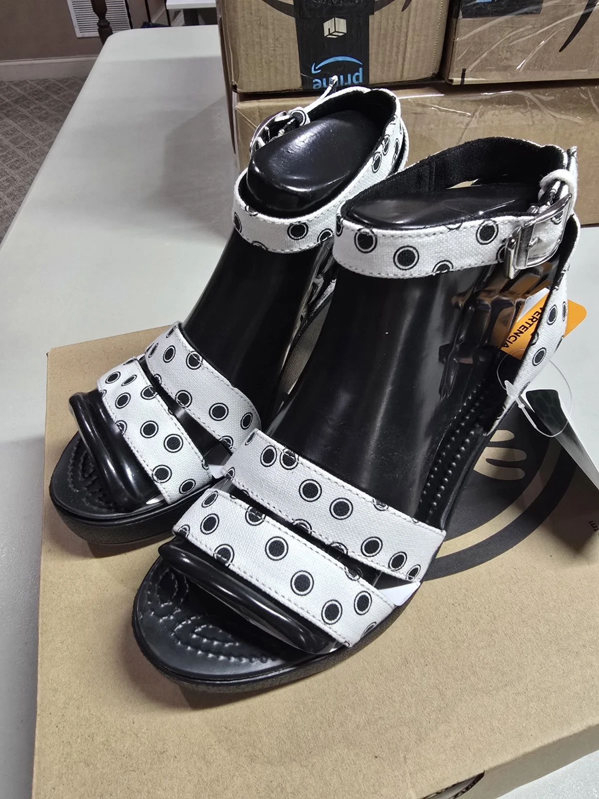 Crocs Women Leigh Graphic Wedge US Size 8 Black/white