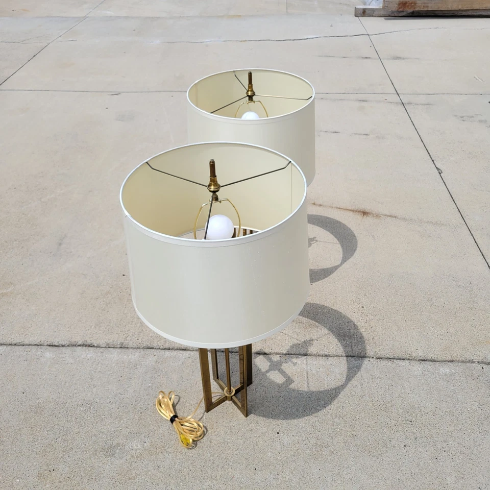 Пара высококачественных латунных модернистских ламп для восстановления оборудования оригинальные льняные абажуры для правосторонней стойки - Изображение 3 из 4