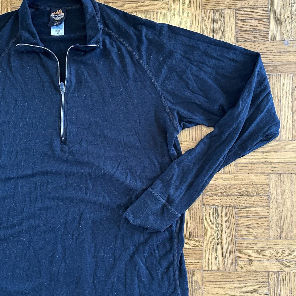 Patagonia Men's Capilene Base Layer 1/2 Zip Shirt Black Medium 100% Merino Wool - Image 4 of 4