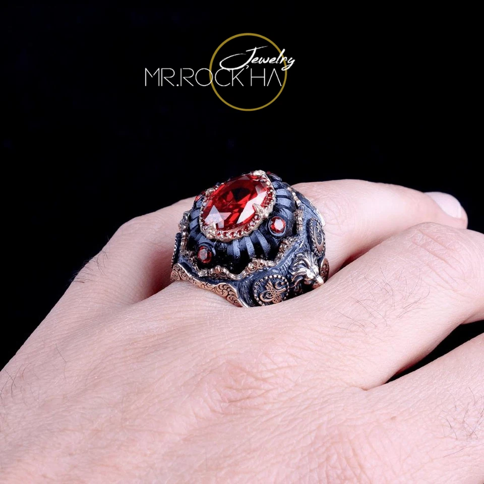 Anillo de hombre de plata de ley 925 con circón rojo, león melena en relieve, chapado en oro, hecho a mano Foto 4 de 4