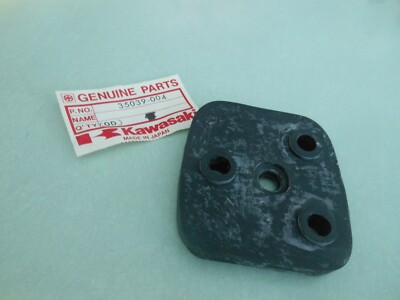 Z1パーツ NOS OEM Kawasaki Z1 KZ1000 +++ Damper Rubber Rear Fender # 35039