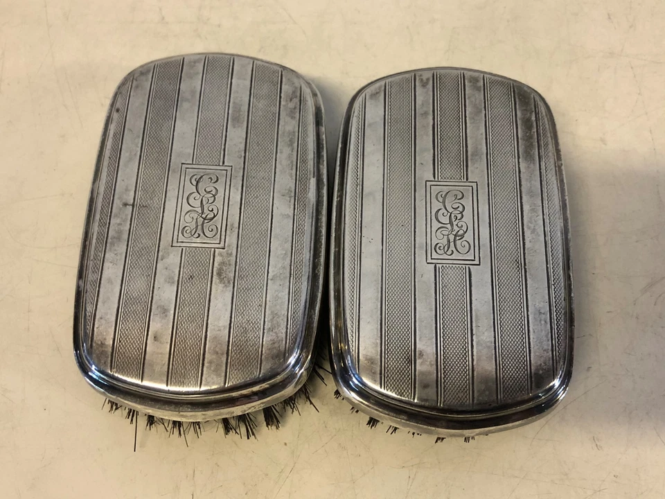 Antiguo par de pinceles Wallace de ley con iniciales Foto 2 de 4