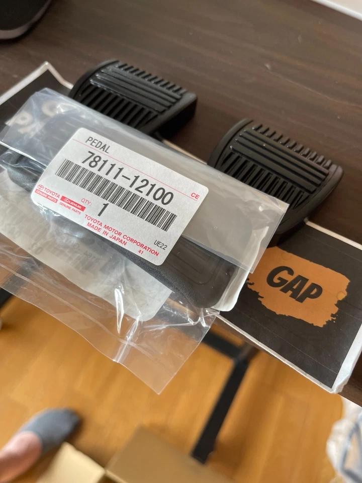 Genuine TOYOTA OEM Supra 1986-1998 MT Gas & Brake & Clutch Pedal Pads Set of 3 Foto 2 de 4