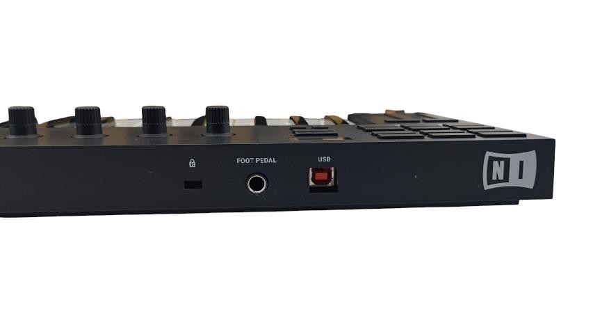 Native Instruments Komplete Kontrol M32 Keyboard Controller (WMP015457)