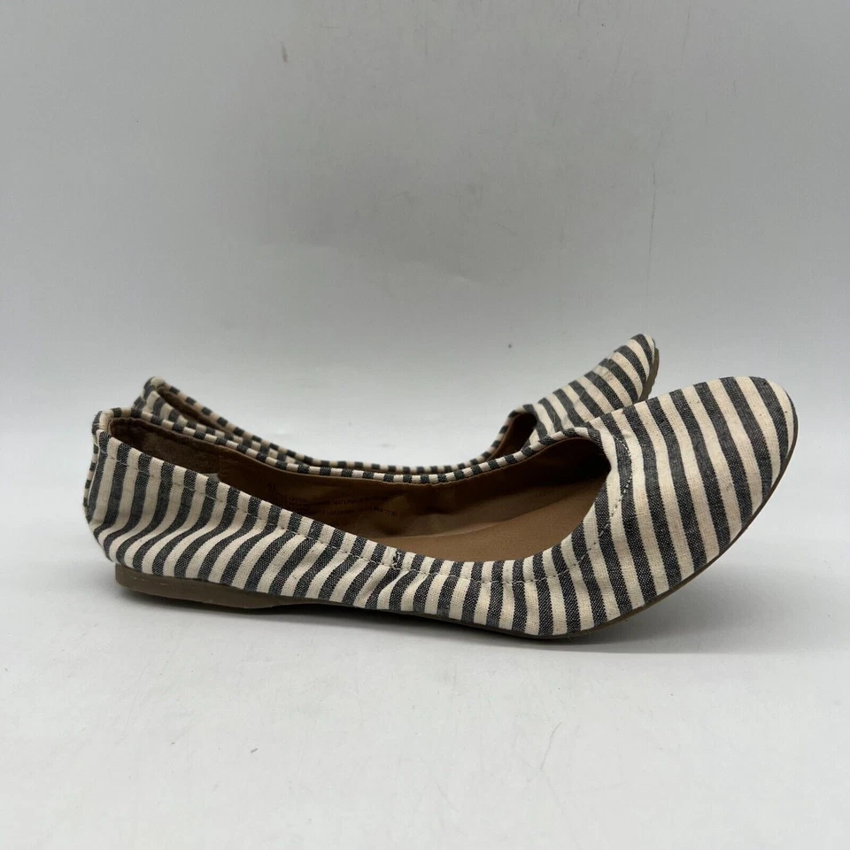 Zapatos planos de ballet Mossimo Supply Co. para mujer blancos negros a rayas talla 8,5 Foto 2 de 4