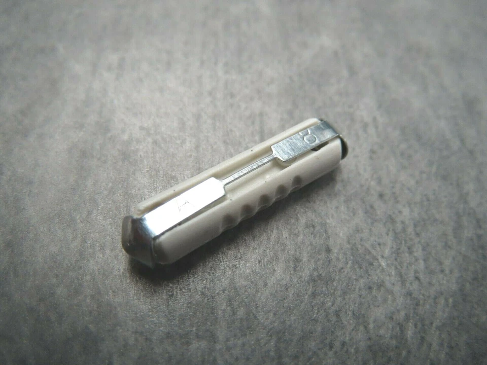 Blanco 8A Fusible Audi VW Mercedes Porsche Hecho en Alemania Paquete de 6 - ¡Envío rápido! Foto 3 de 4