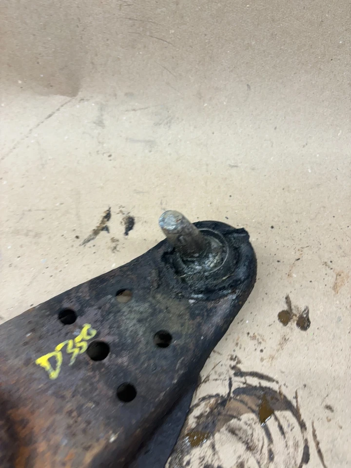 Dodge D250 D350 1974-1993 brazo de control inferior delantero original 2x2 izquierdo o derecho 84 Foto 4 de 4