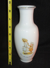 Holly Hobbie Porcelain PRETTY VASE GR1 .