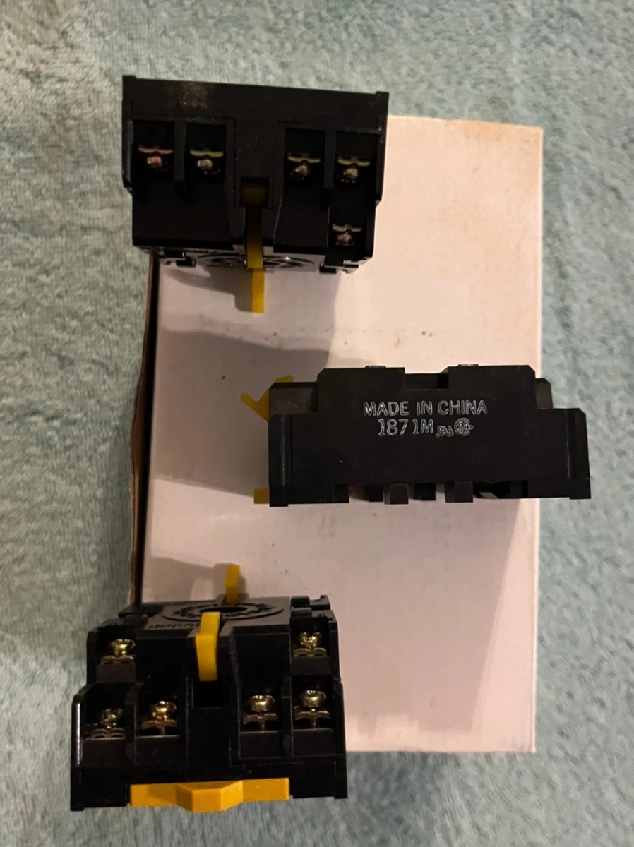 Omron P2CF-11 connecting socket relay timer socket