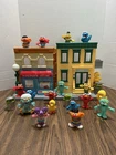 2010 Sesame Street 123 Neighborhood Playset Hooper's Store w/ 20 Figures Hasbro